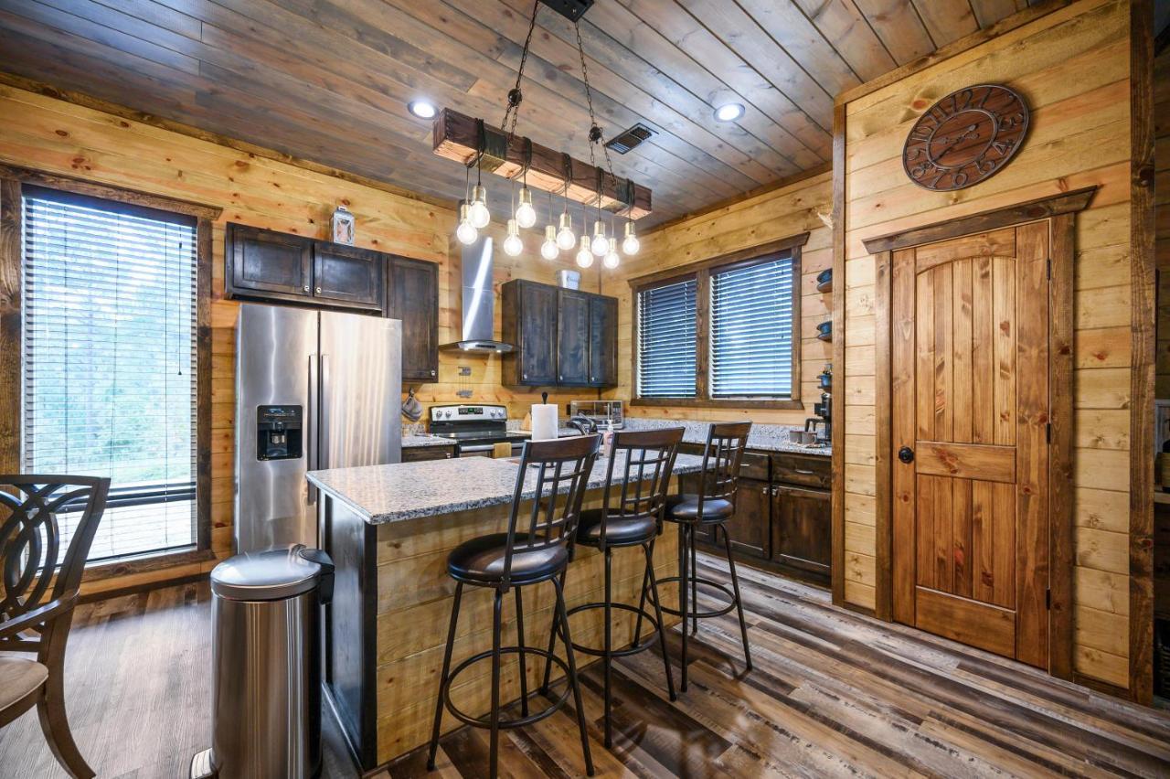 The Adirondack Honeymoon Hot Tub Soaking Tub Wood Burning Fireplace Stephens Gap Exterior photo