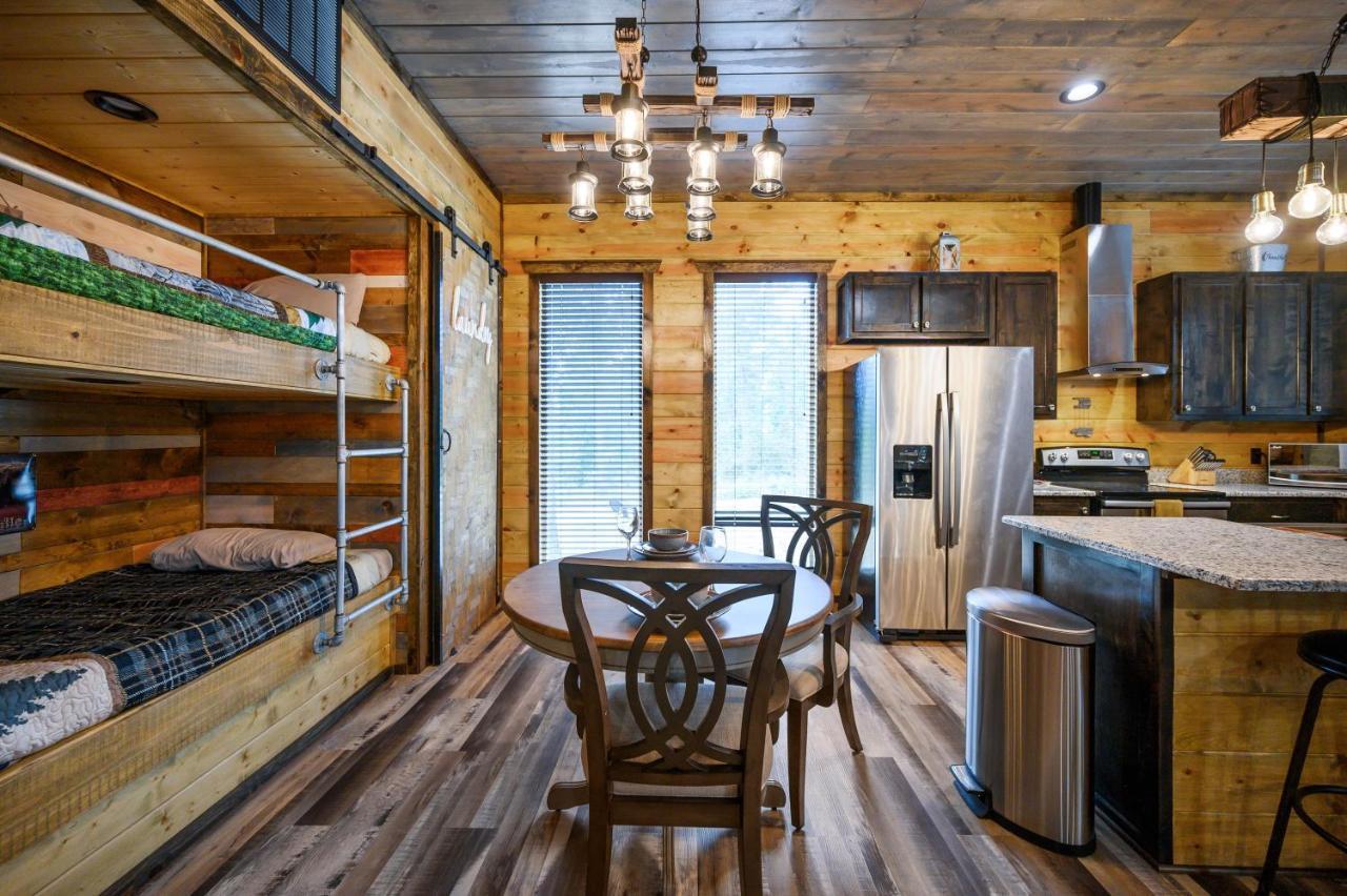 The Adirondack Honeymoon Hot Tub Soaking Tub Wood Burning Fireplace Stephens Gap Exterior photo